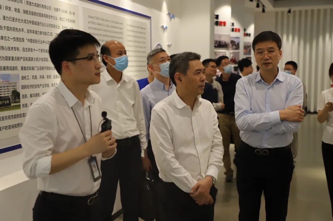 瑞安市人大常委會主任應(yīng)?？艘恍猩W臨通力科技調(diào)研